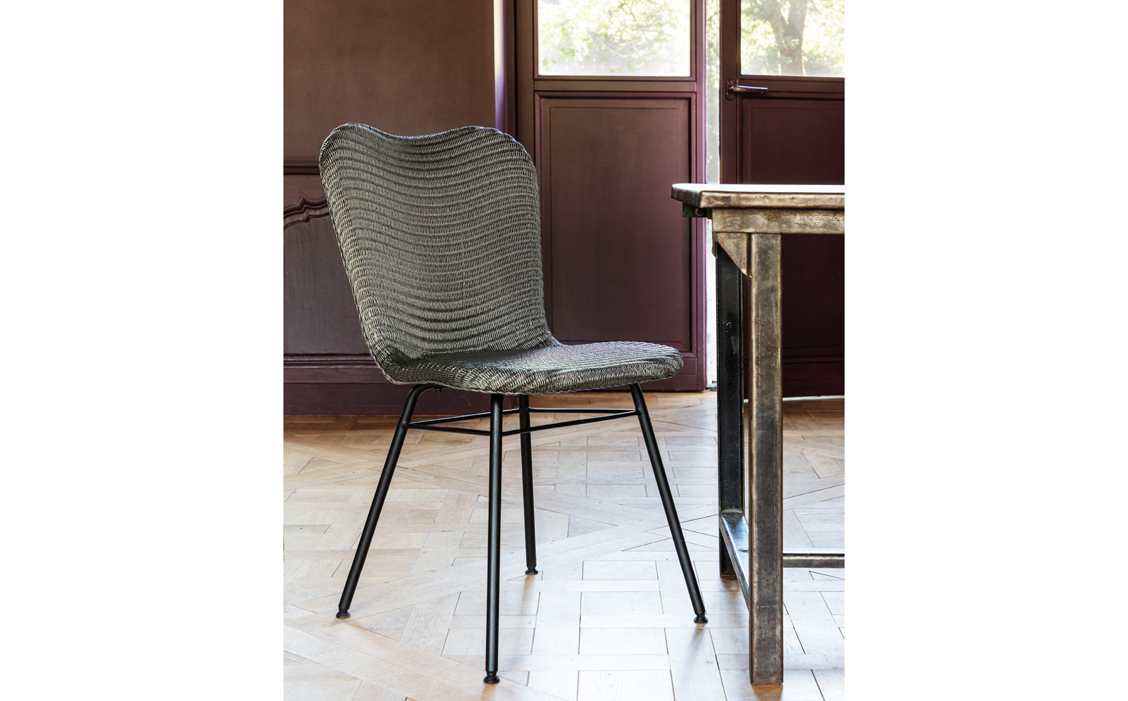 Vincent-Sheppard-Lily-dining-chair-steel-A-base