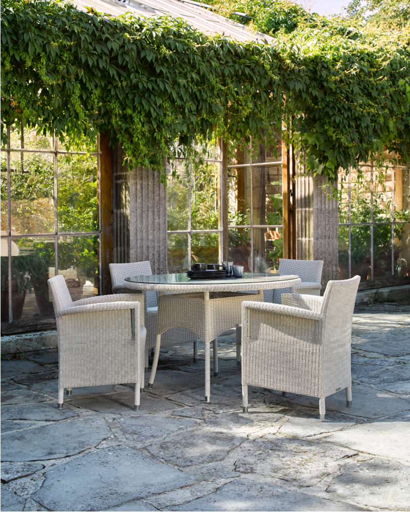 vincent-sheppard-safi-dining-chair-nimes-dining-table