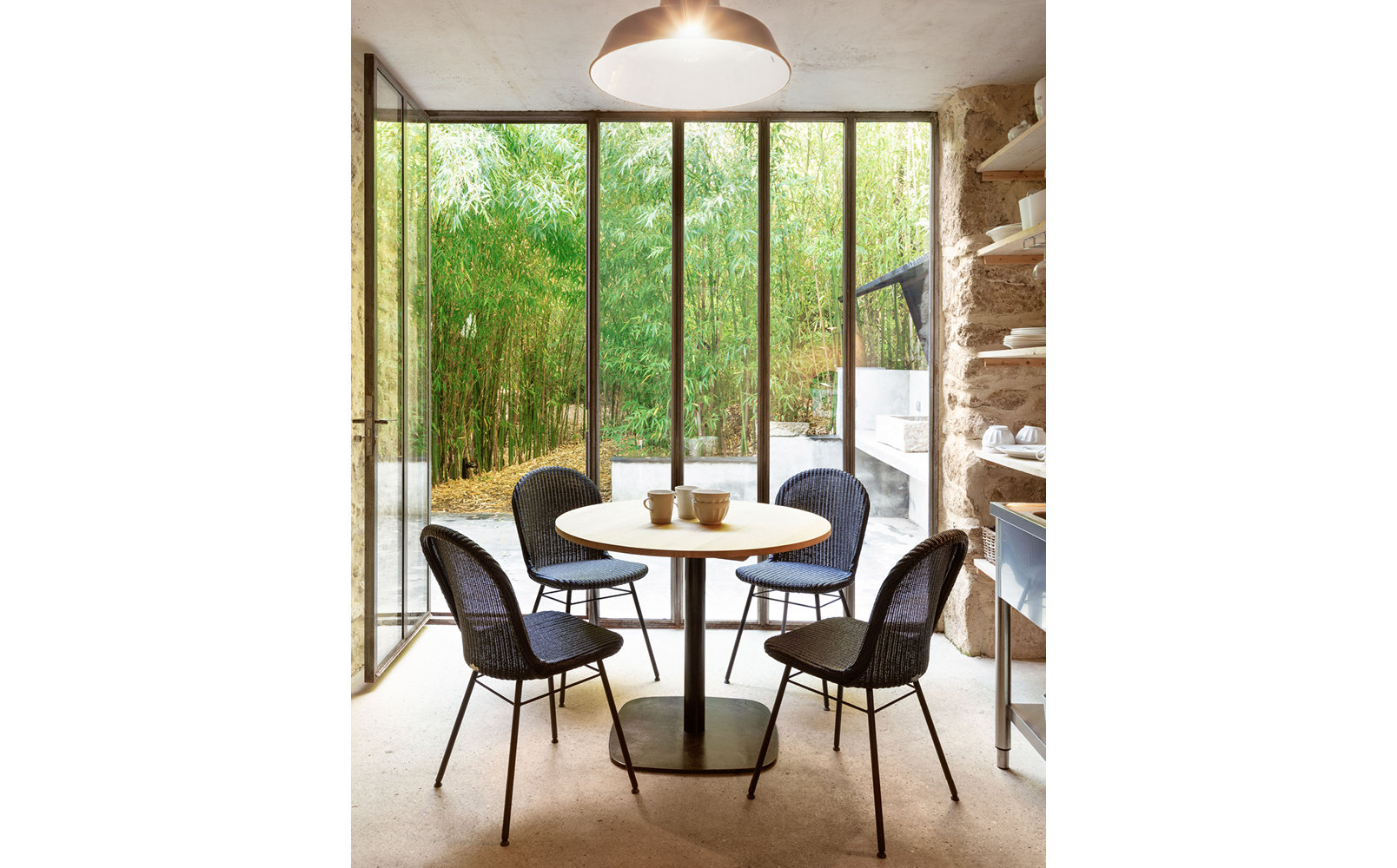 vincent-sheppard-yann-dining-chair-steel-a-base-bistro-dining-table-rounded