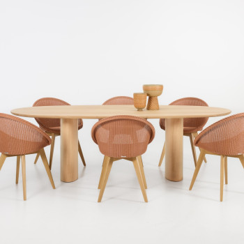 Table à manger Atlas en chêne naturel avec chaises Joe en Lloyd Loom Dusty Coral, par Vincent Sheppard	